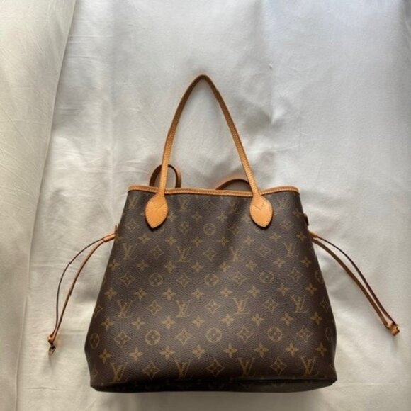 Louis Vuitton Neverfull MM (Medium) Beige Interior - Picture 3 of 13